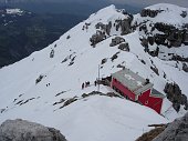 Salita con amici in Resegone ancora con molta neve il 4 aprile 09...splendidi panorami dalla vetta  - FOTOGALLERY